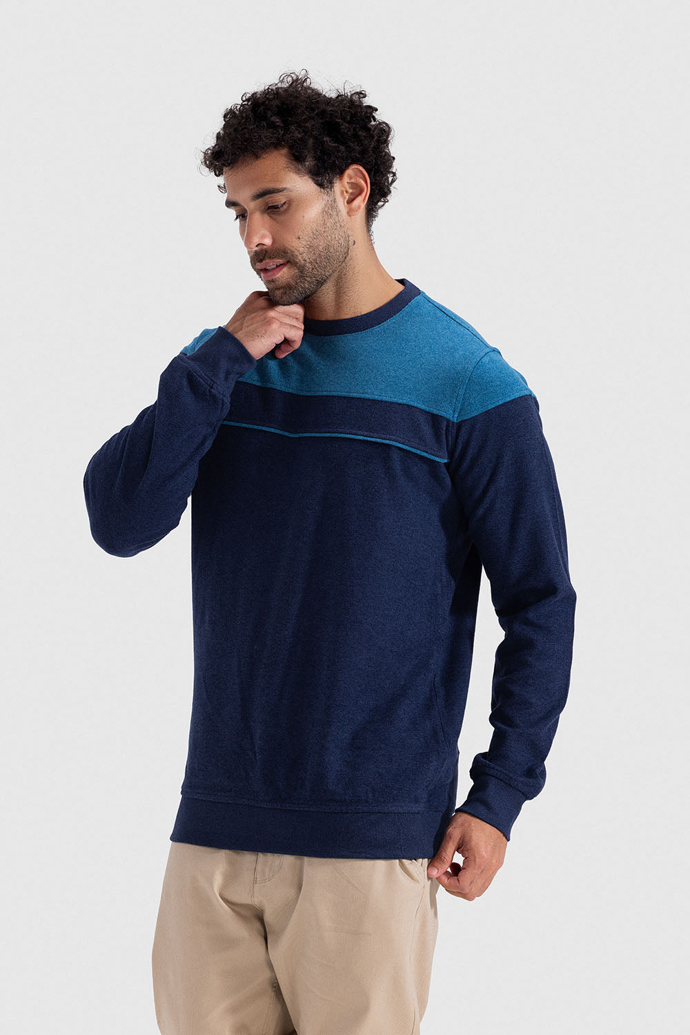 crew neck sweatshirt