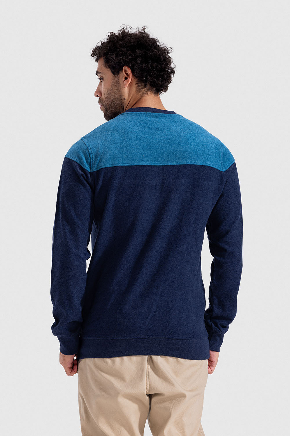 crew neck sweatshirt