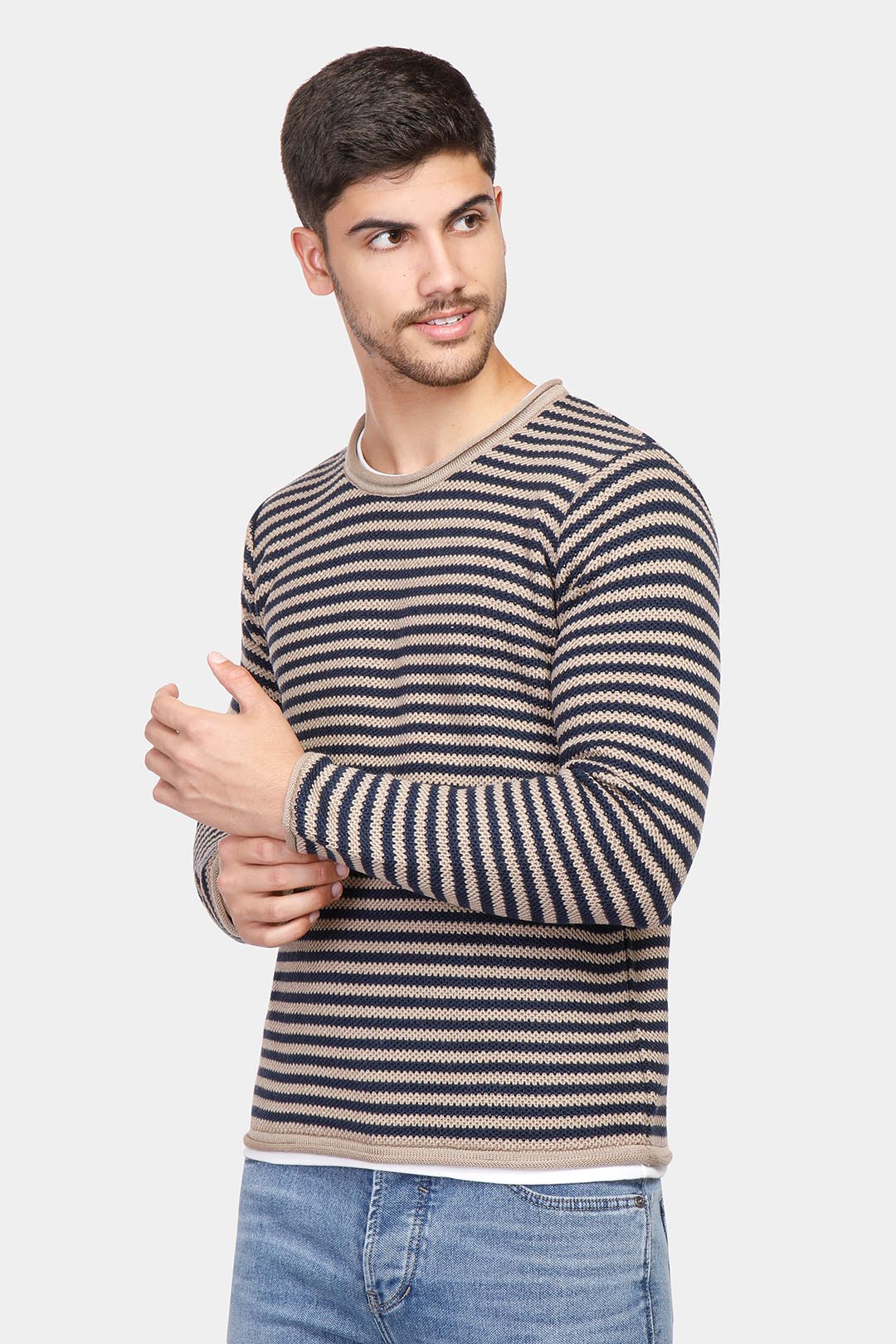 البيج طاقم الرقبة السترة