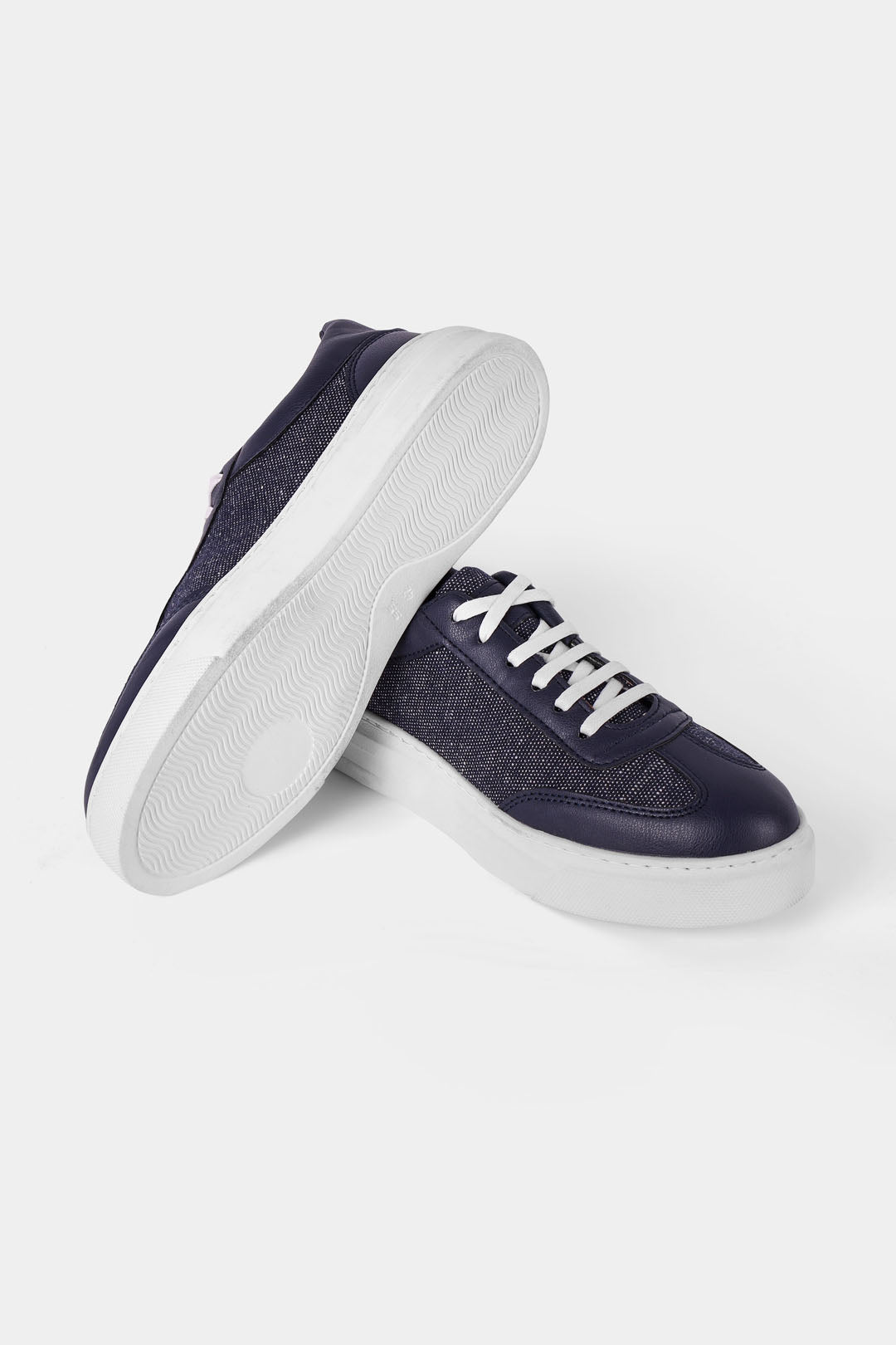 casual shoes