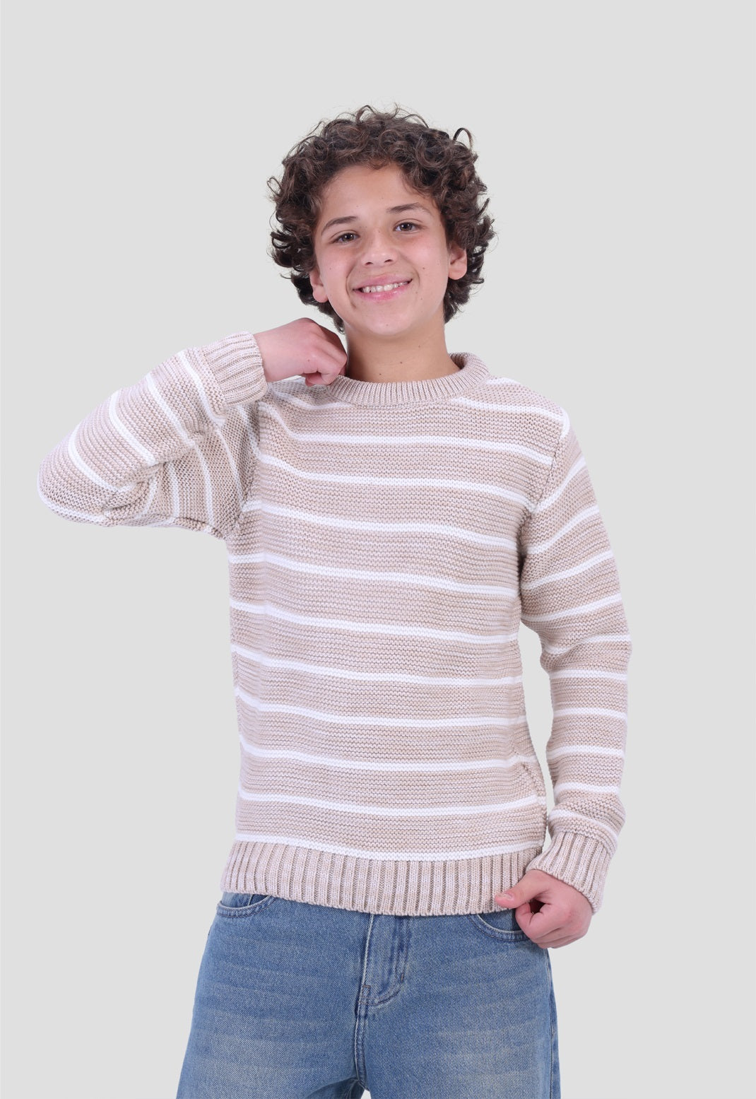 سويتر برقبة مستديرة