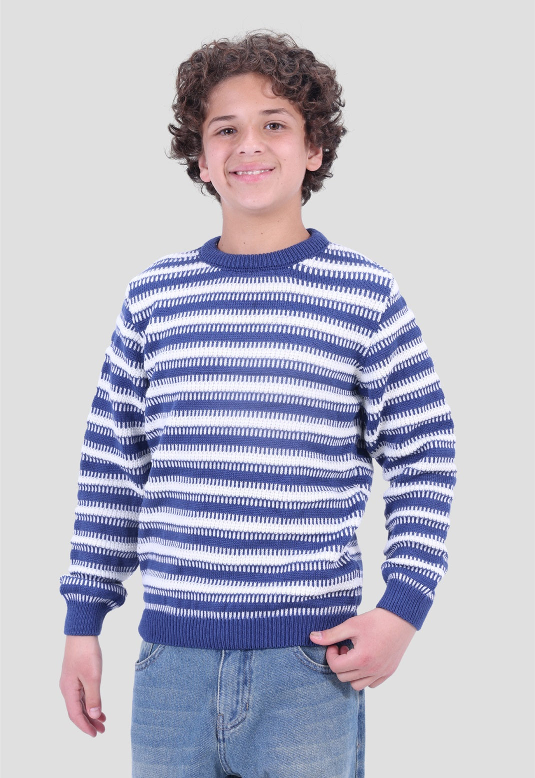 سويتر برقبة مستديرة
