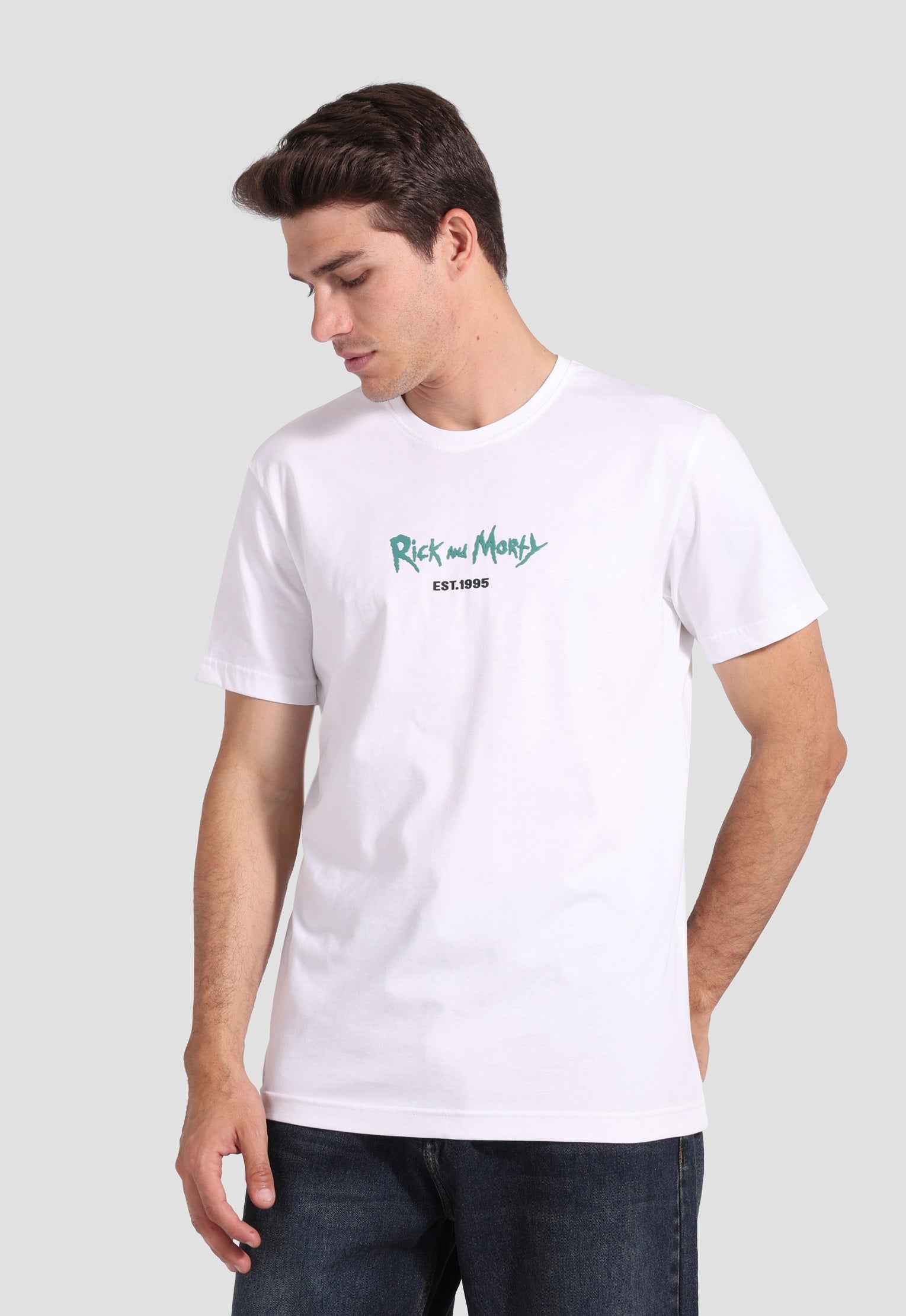 white crew neck pinted t-shirt