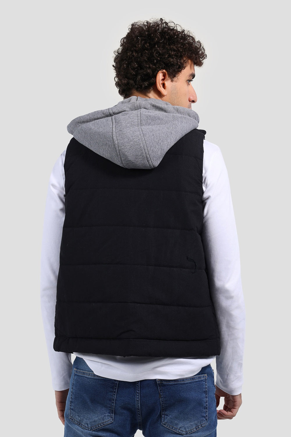 HOODED VEST