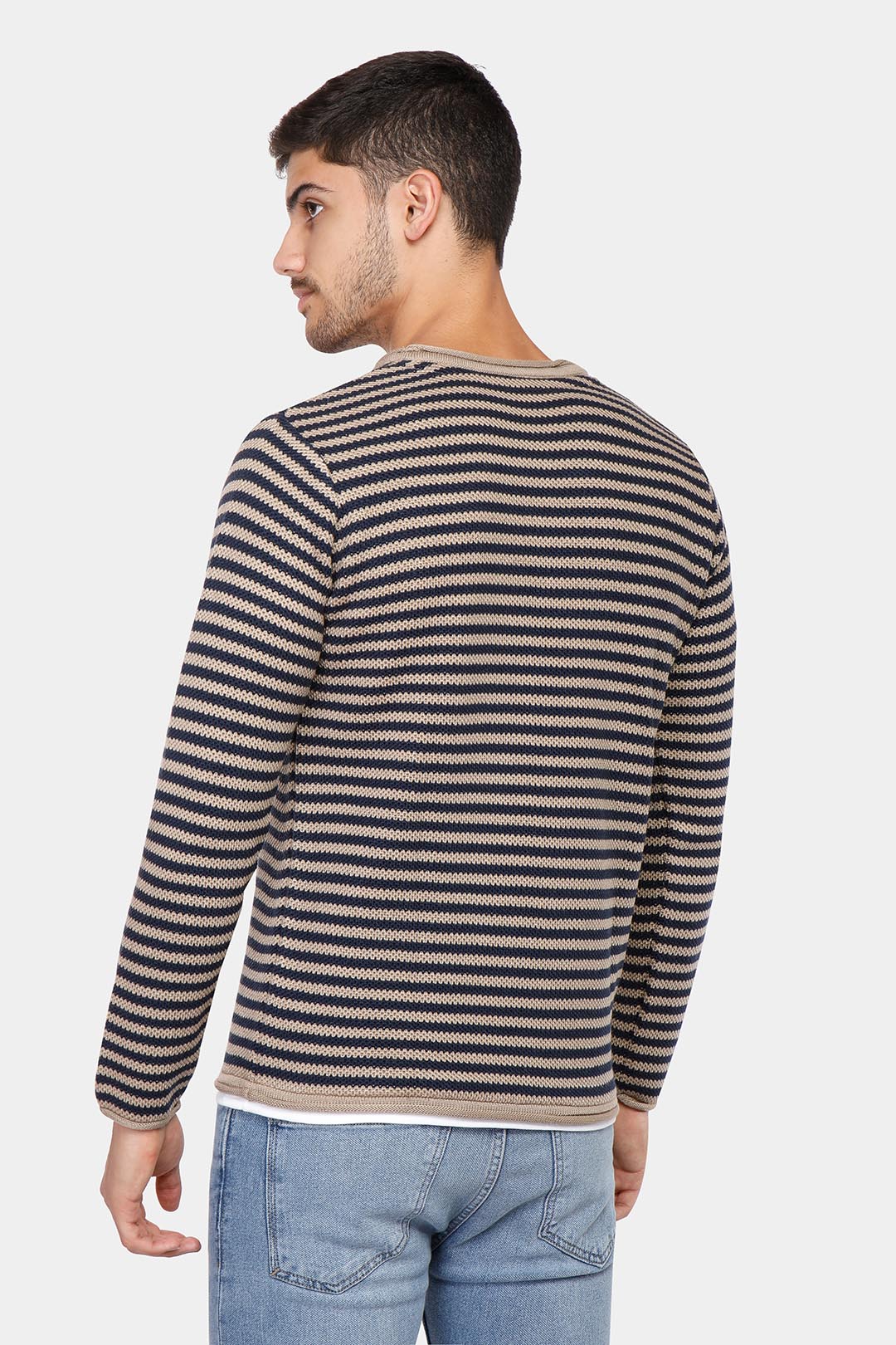 البيج طاقم الرقبة السترة