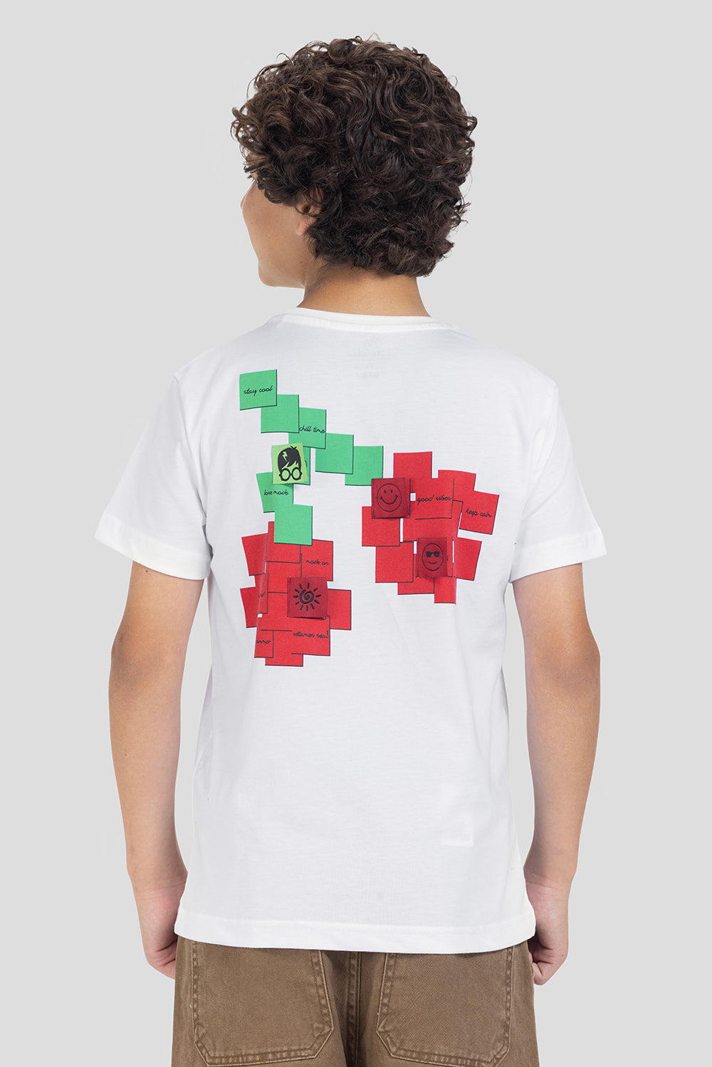 white crew neck t-shirt